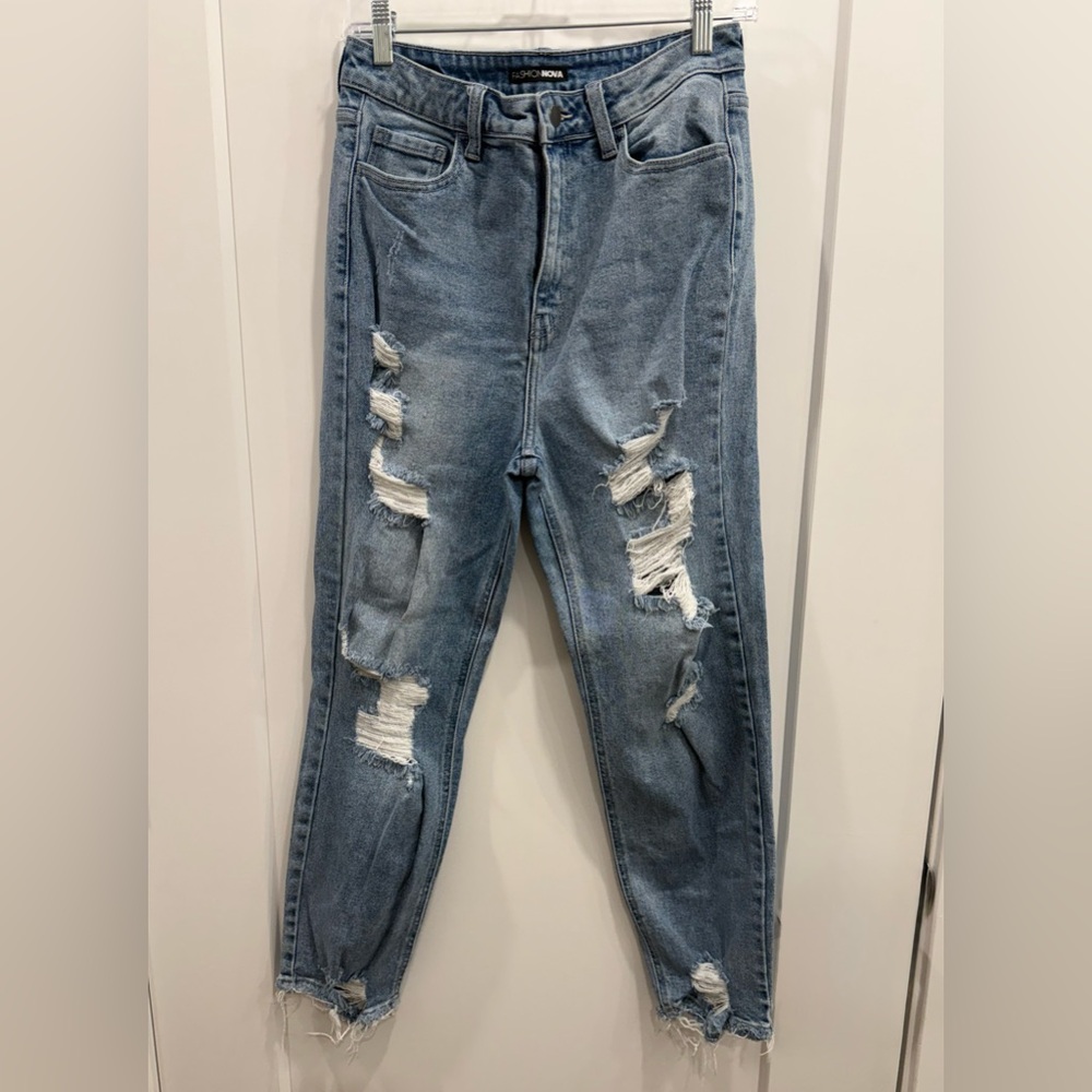 Fashion Nova Light Wash Distressed Mom Jeans – Size 9